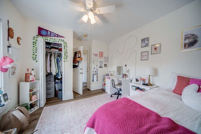 Building Photo - Massive 10 Bedroom Newly Renovated House P...