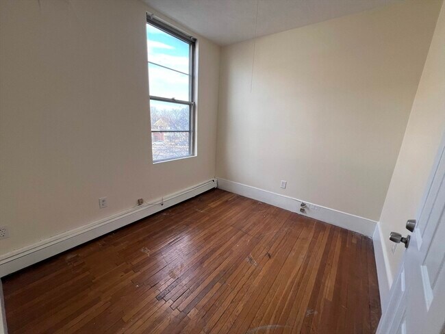 Building Photo - 394 Broadway