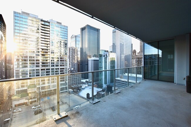 Building Photo - 60 E Randolph St