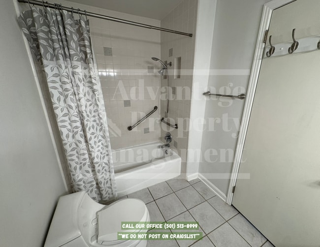 Building Photo - 821 Silver Hill Rd