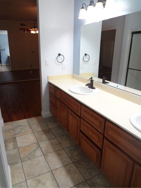 Building Photo - 8126 Briar Ridge Ln