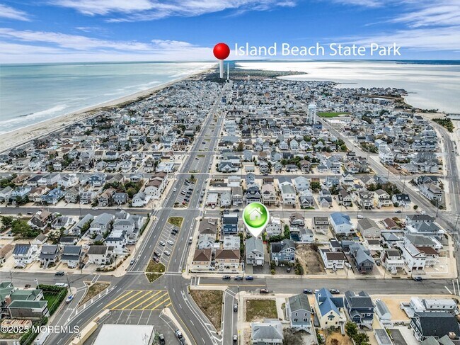 Building Photo - 111 7th Ave