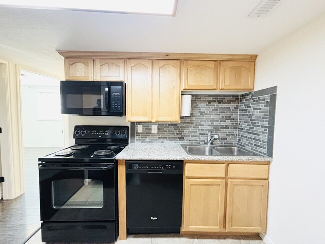 Building Photo - 5700 S 900 E