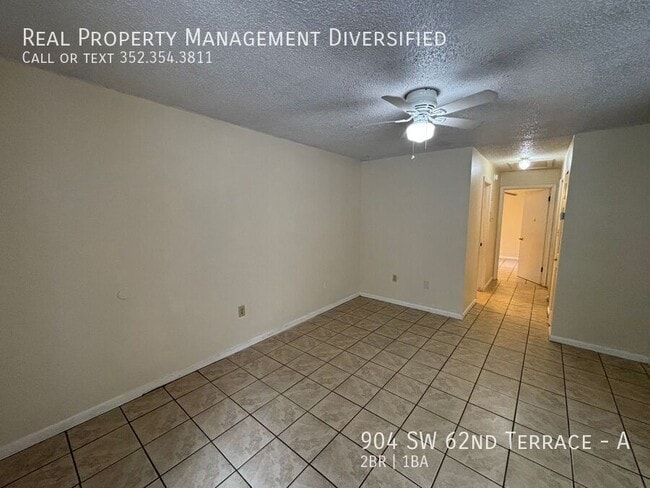 Building Photo - 904 SW 62nd Terrace