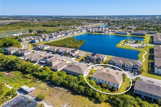 Building Photo - 621 Royal Empress Dr