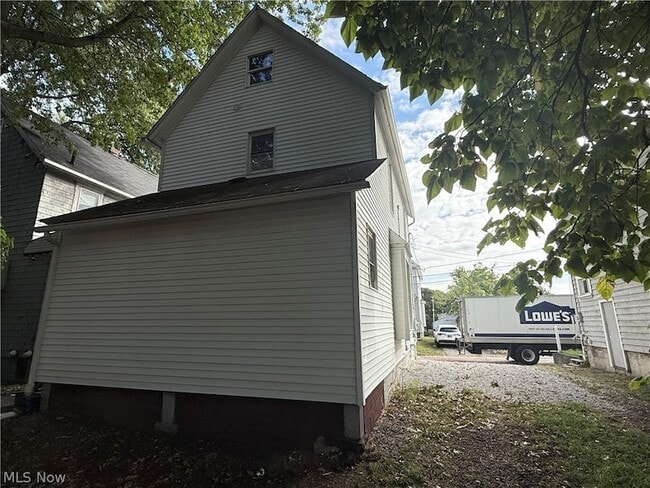 Building Photo - 70 Wise St