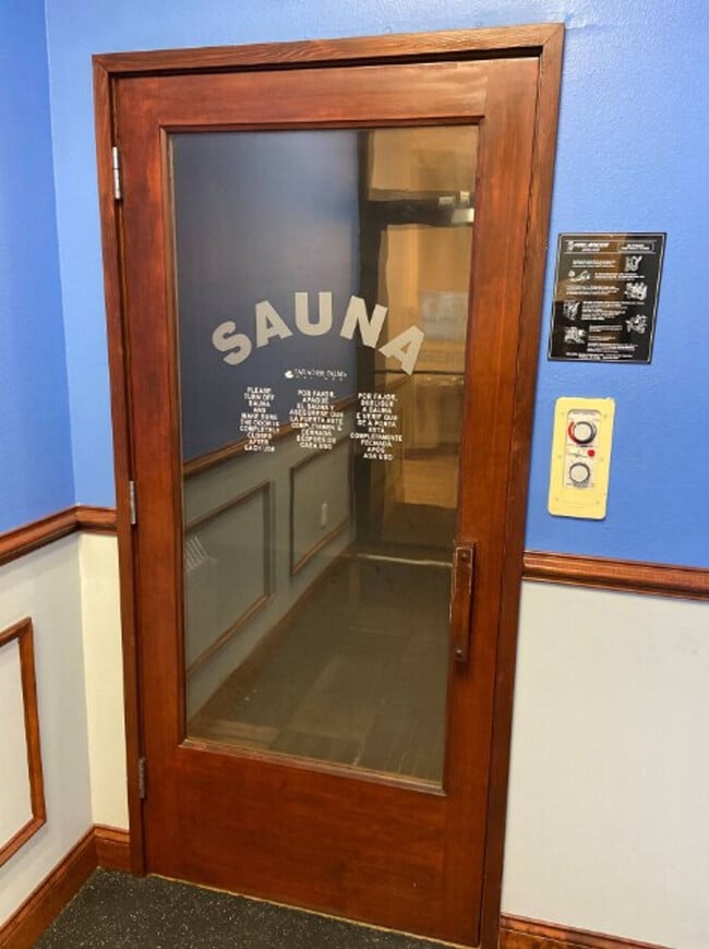 Building Photo - 8938 Cuban Palm Rd