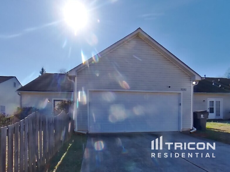 Building Photo - 1282 Winwood Dr