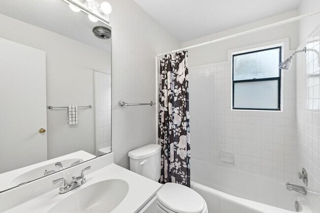 Building Photo - Nestled in the Heart of Golf Course in Woodcreek