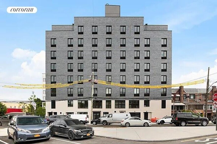 Building Photo - 906 E New York Ave