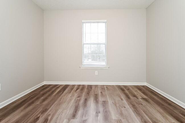 Building Photo - 1025 Borrington Ln
