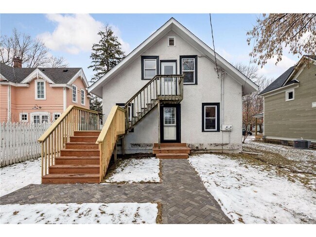 Building Photo - 238 8th Ave N