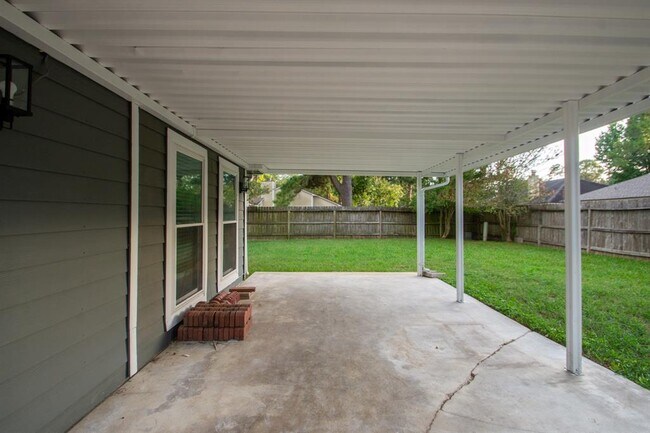 Building Photo - 8611 Spruce Mill Dr
