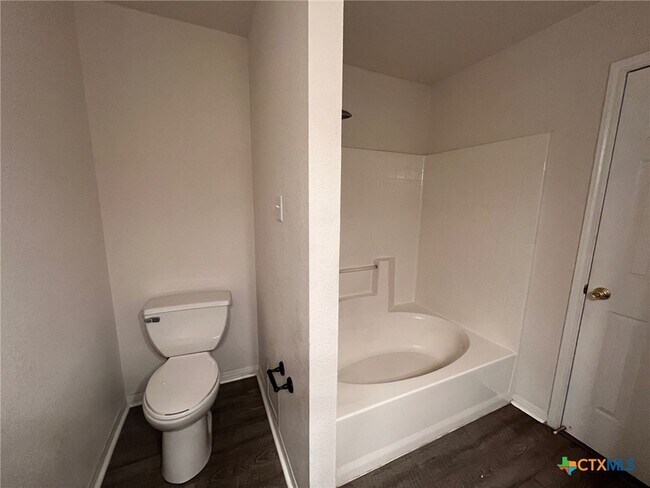 Building Photo - 4205 Bluestem Ln