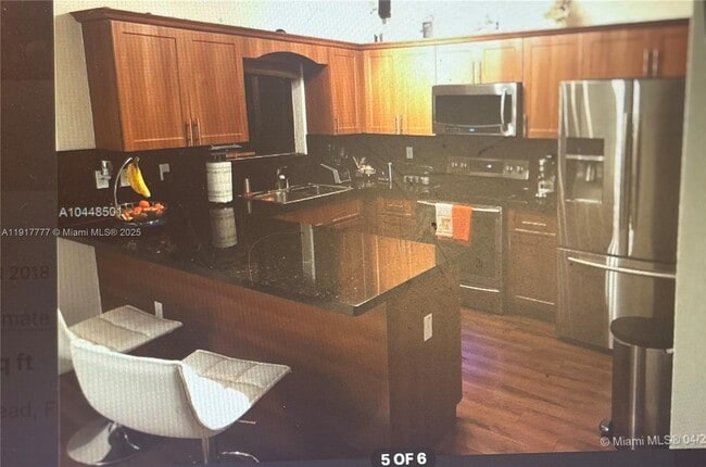 Building Photo - 415 SE 17th Ave