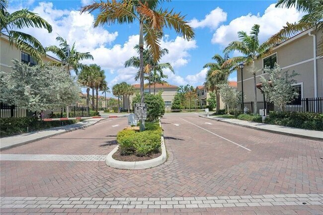 Building Photo - 3313 NW 11th Ave