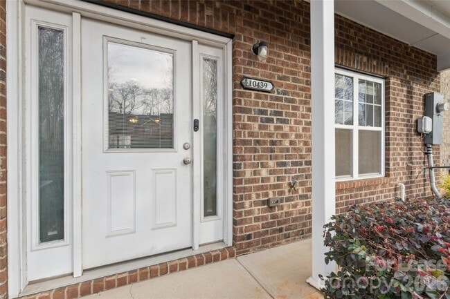 Building Photo - 10439 Benfield Rd