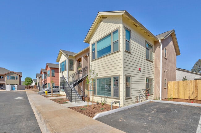 Building Photo - Enclave Apartments