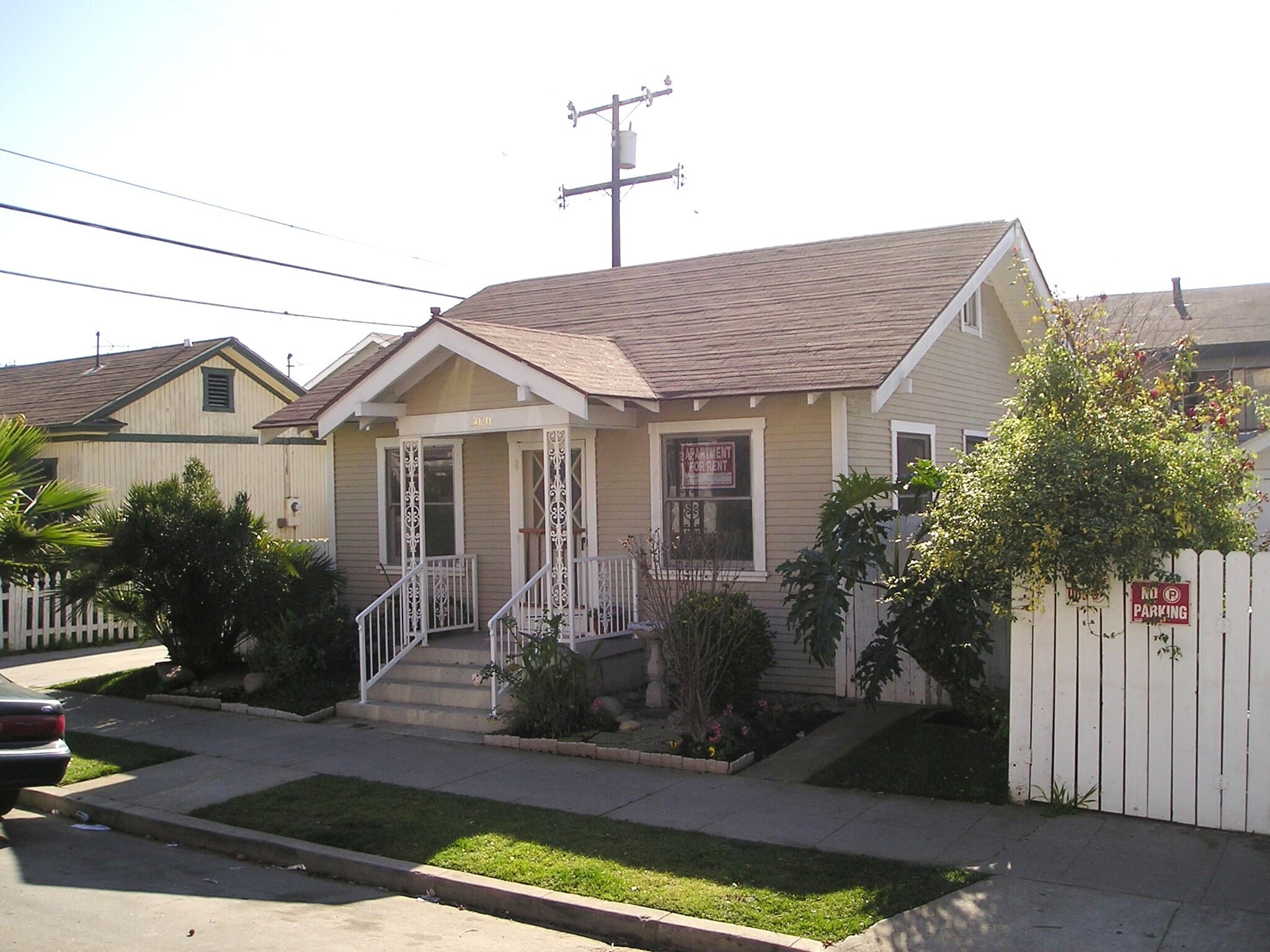 Building Photo - 3020 E 17th St