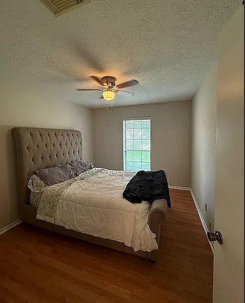 BEDROOM - 1219 Lynn Ln