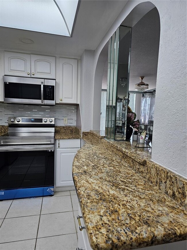 Building Photo - 7100 Sunshine Skyway Ln S