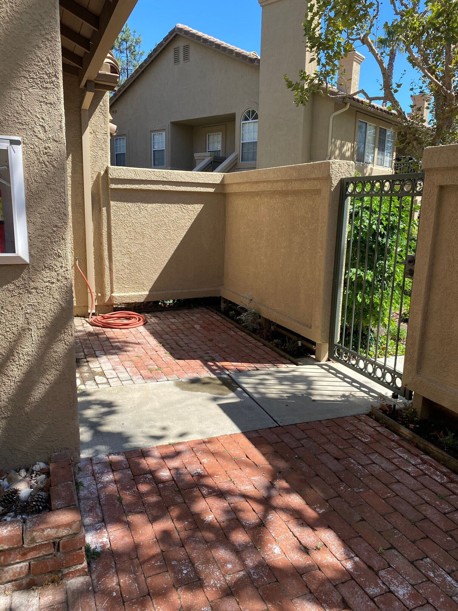 Building Photo - 14 Hillgate Pl