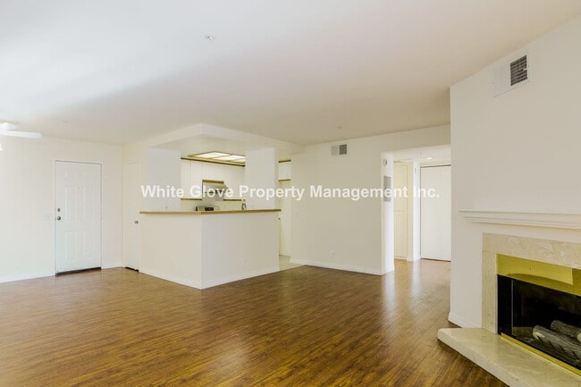 Building Photo - 2 Bedroom Condo in Gated Garden Grove Complex