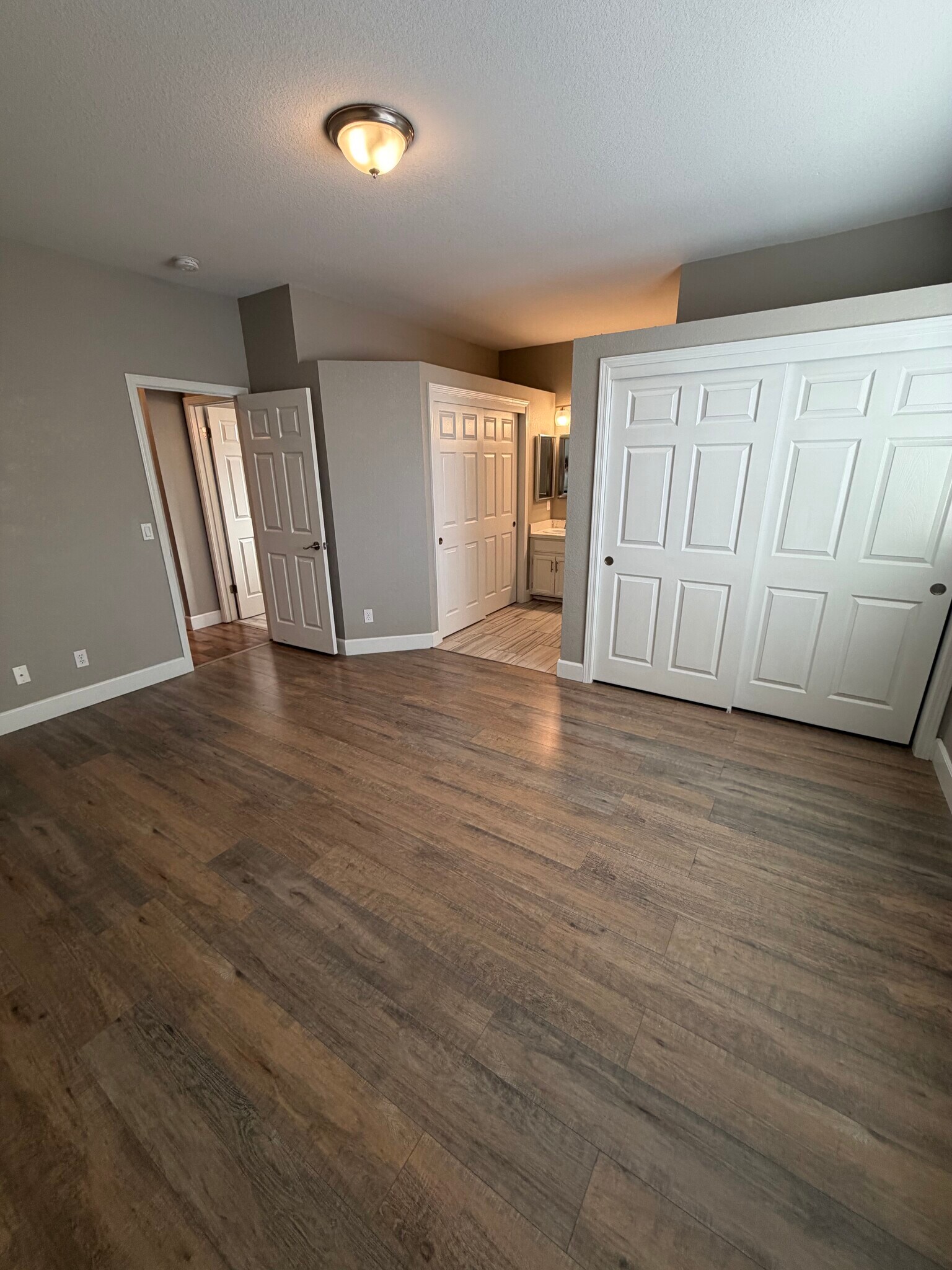 Building Photo - 1605 Paseo Flores Dr
