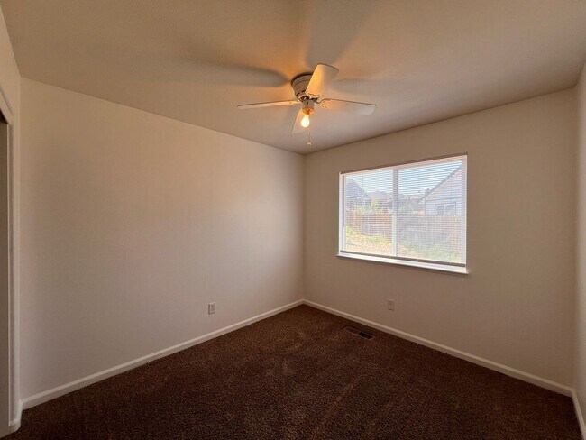 Building Photo - 3 bedroom Fernley home in Donner Trails