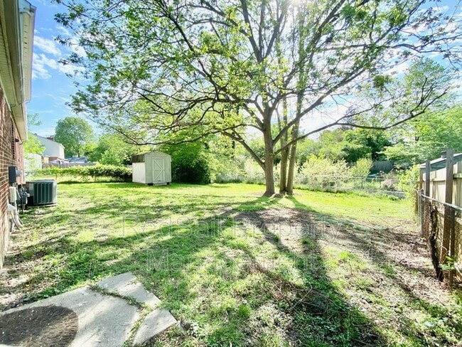 Building Photo - 224 Saddler Dr
