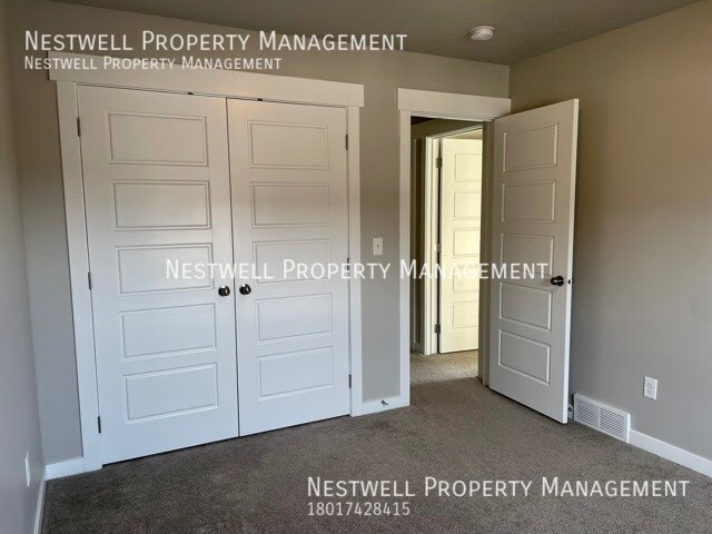 Building Photo - Amazing End-Row Townhome in Traverse Mountain