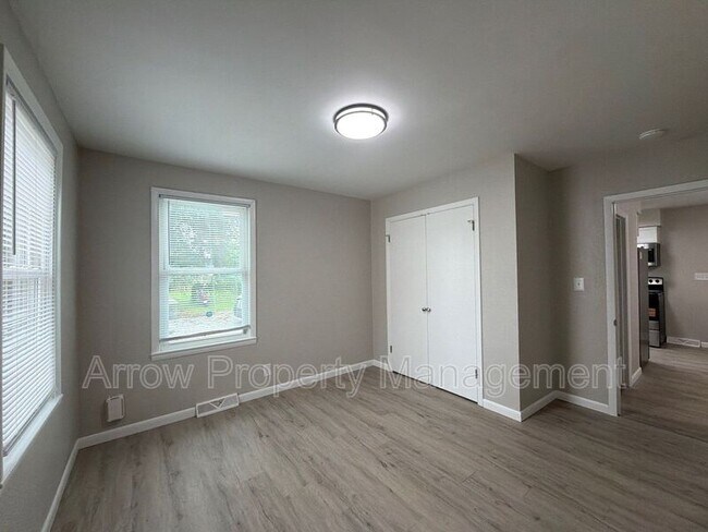 Building Photo - 704 N 26th St