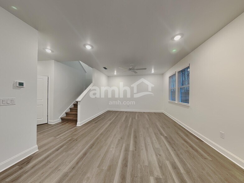 Building Photo - 1488 Aquamarine Dr