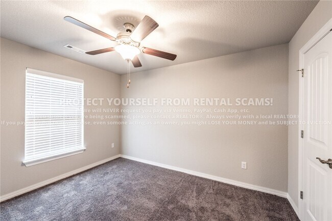 Building Photo - 1121 Gardenia St