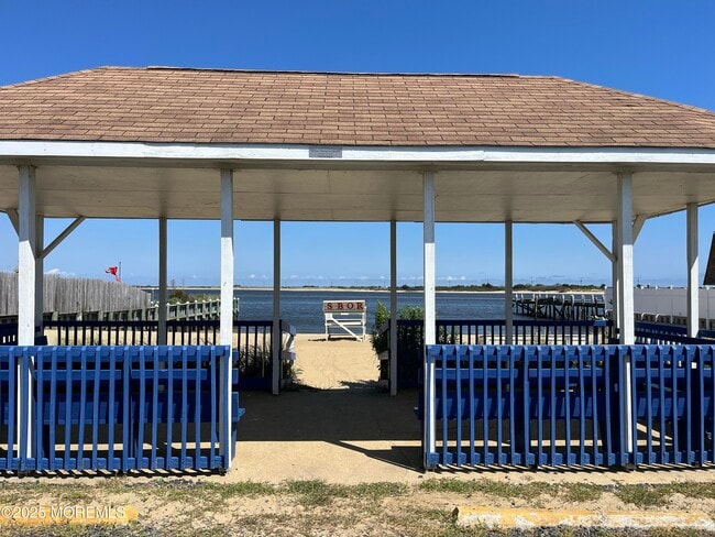 Building Photo - 203 Shore Dr