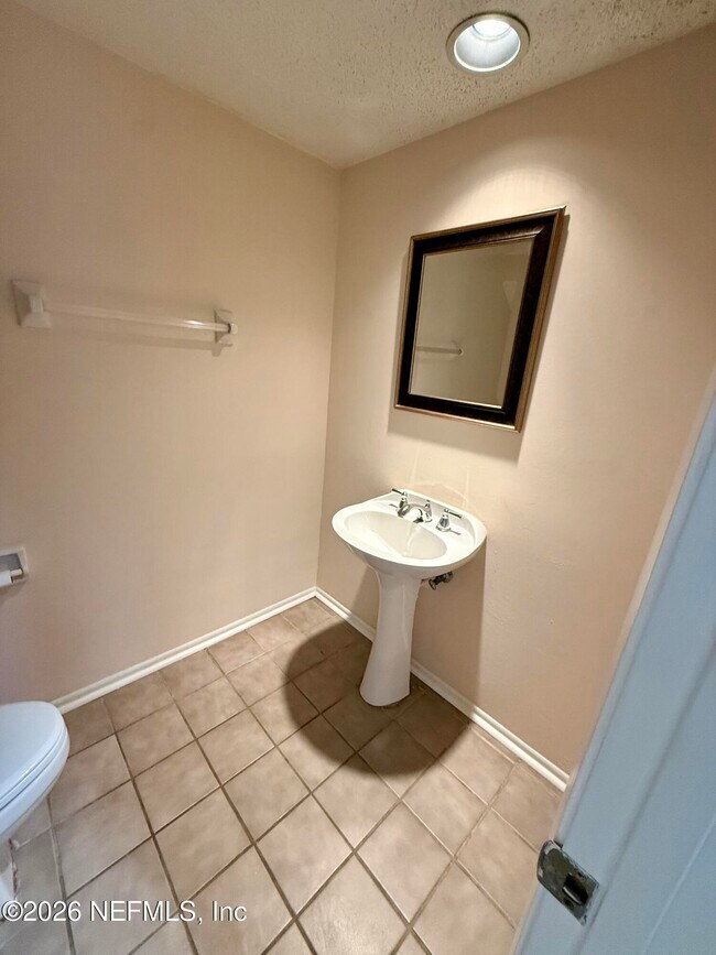 Building Photo - 536 Pelican Key