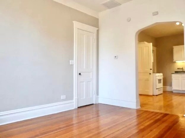 Building Photo - 1535 N Bosworth Ave