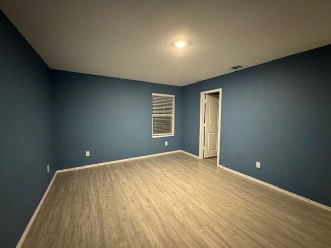 Building Photo - 7010 Solar Rdg