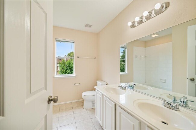 Building Photo - 11019 Avery Trace Ct