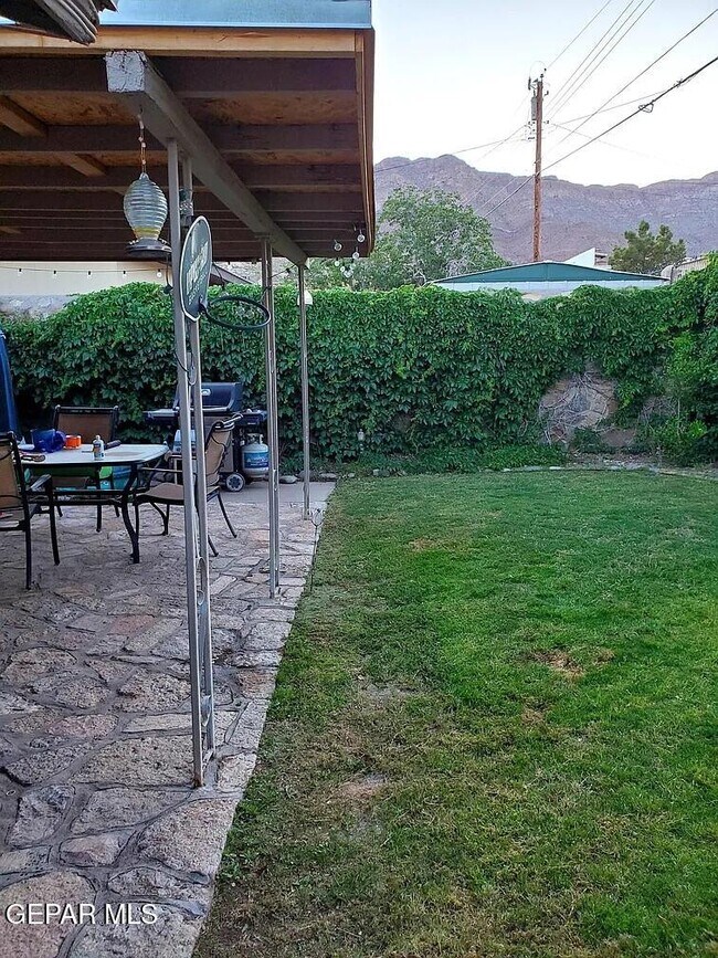 Building Photo - 2705 Jackson Ave