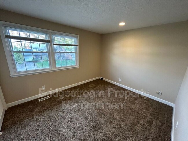 Building Photo - 1567 Burchwood Dr