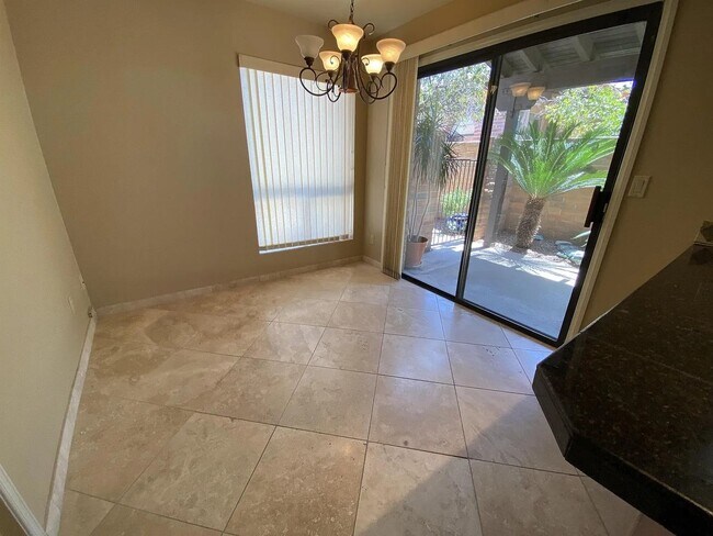 Building Photo - Spacious 2bd/2bath + Den home in Catalina ...