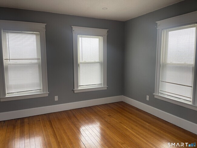 Building Photo - 692 Enfield St