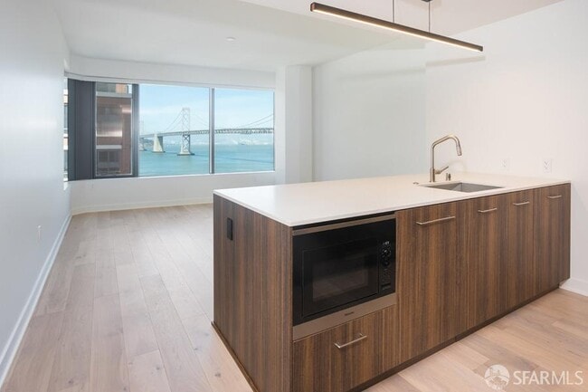 Building Photo - 280 Spear St