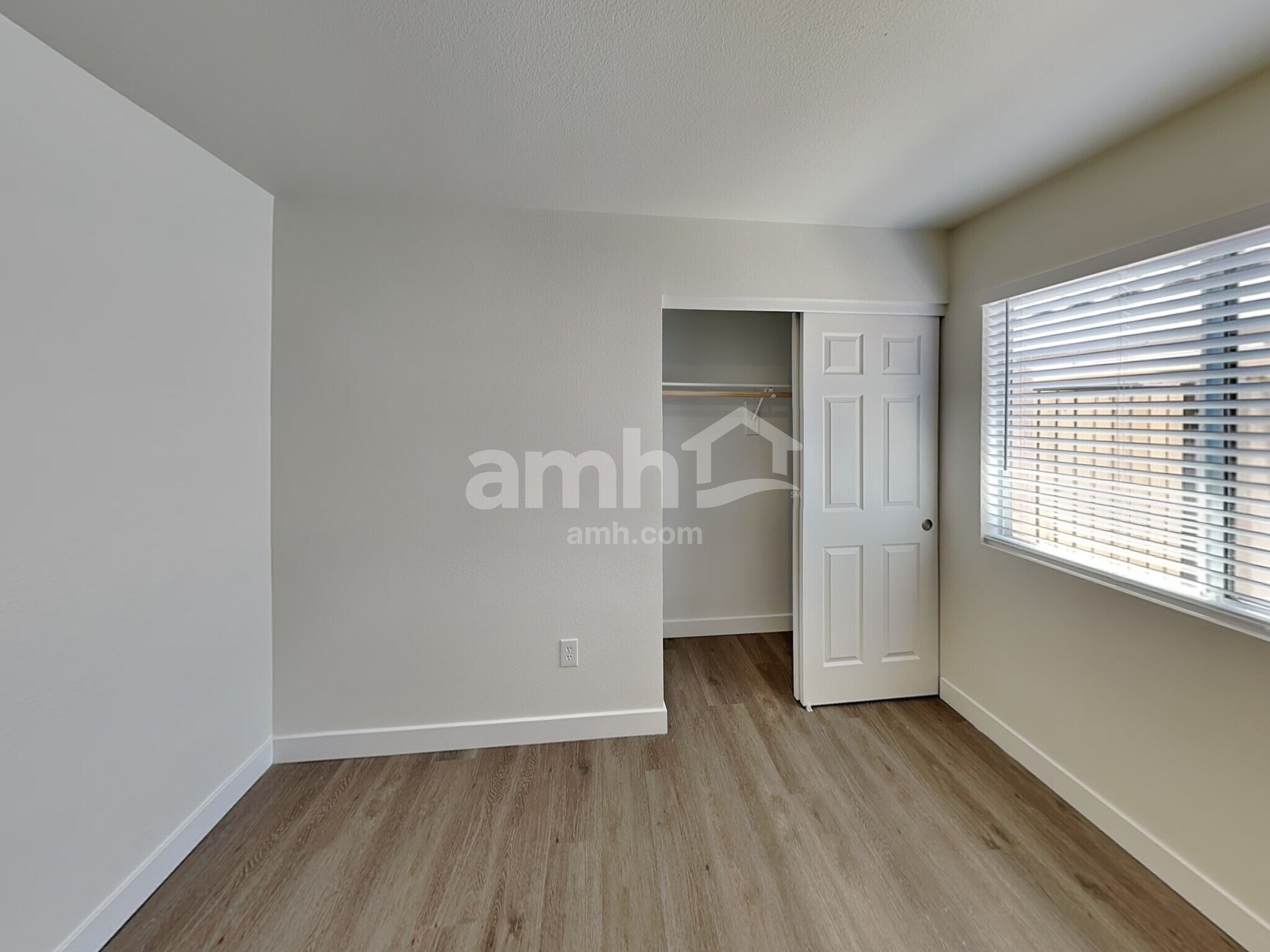 Building Photo - 5239 N 104th Dr