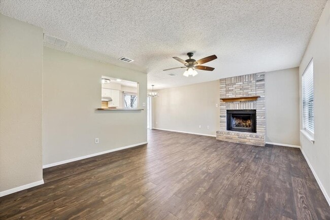Building Photo - 710 Rollingway Dr