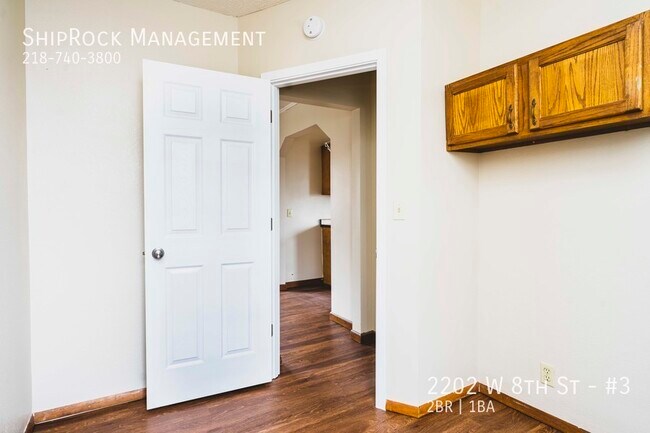 Building Photo - 2202 W 8th St