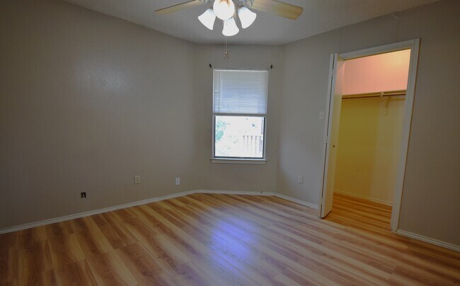 Building Photo - Four Plex