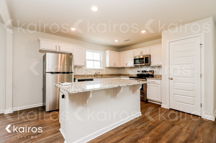 Building Photo - 104 Scots Pne Ct