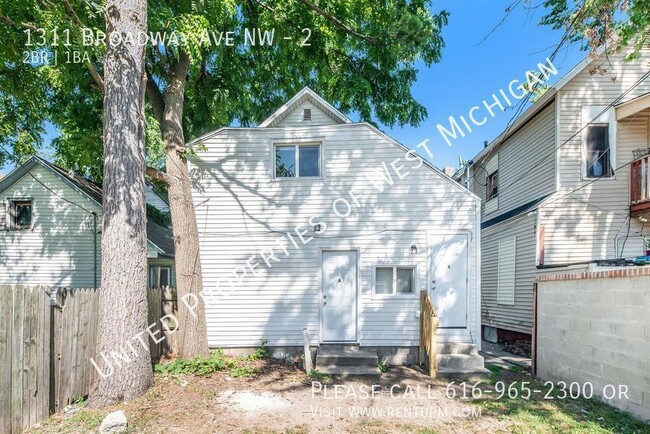 Building Photo - Available Now | Newly Updated 2 Bedroom, 1...